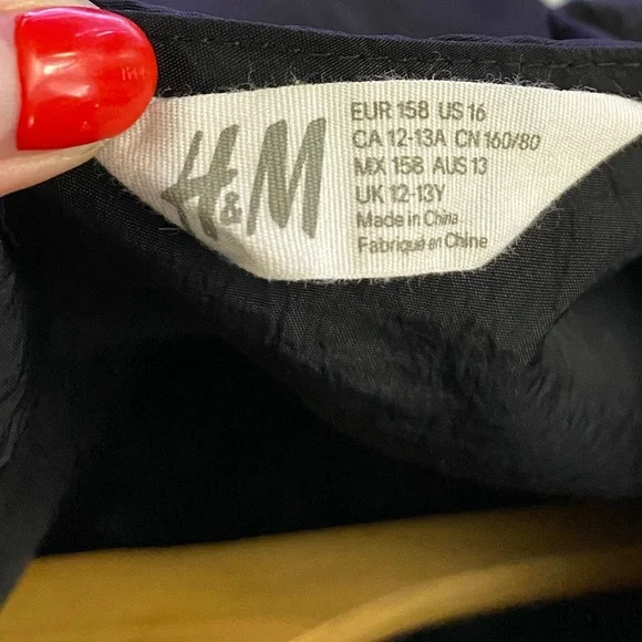 H&M Black Tiered Puff-Sleeve Dress for Girls - Picture 2 of 8